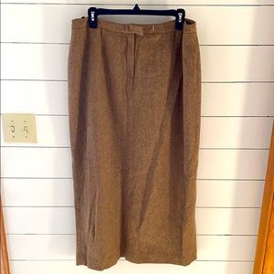 Brown 100% wool tweed skirt